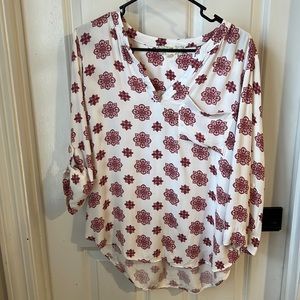 Medium white and pink blouse 3/4 sleeve